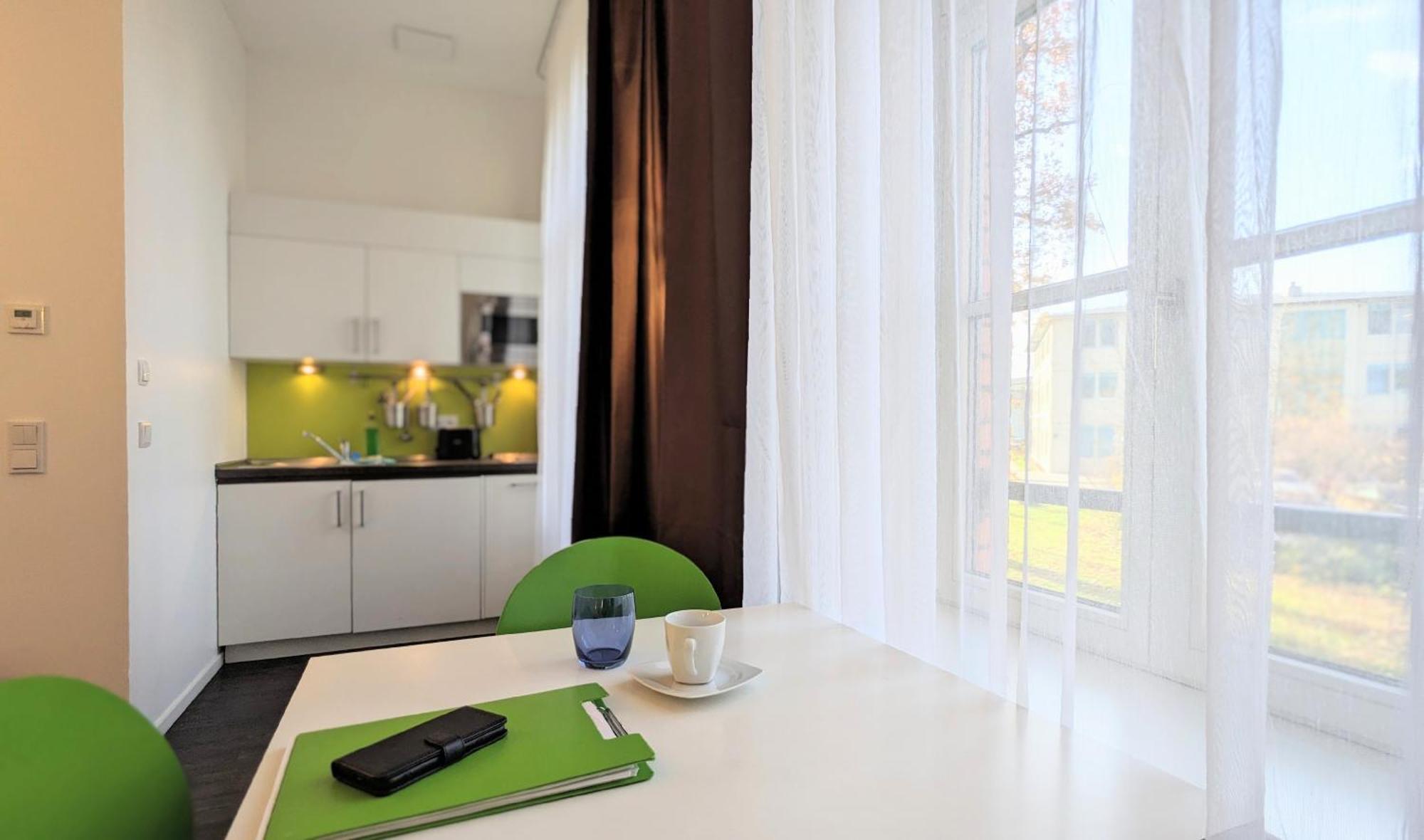 Boardinghaus Weinberg Campus Aparthotel Halle  Bagian luar foto