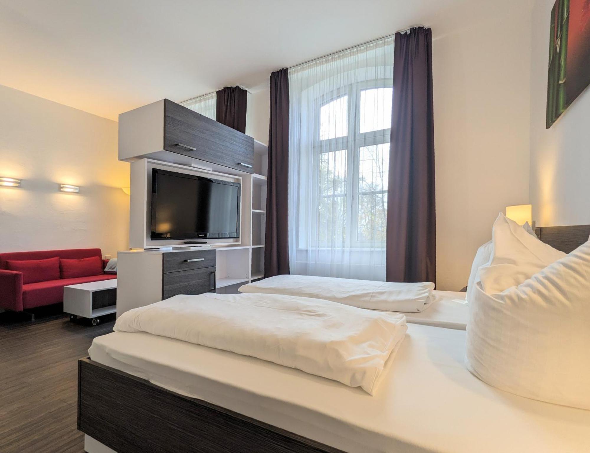 Boardinghaus Weinberg Campus Aparthotel Halle  Bagian luar foto