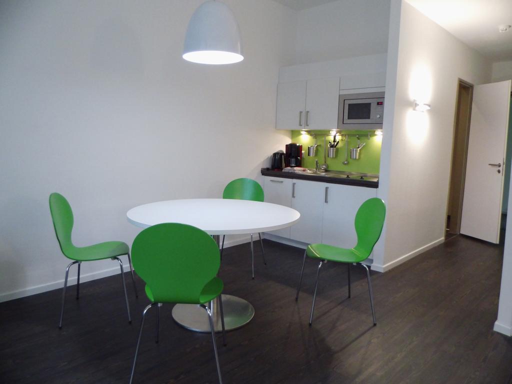 Boardinghaus Weinberg Campus Aparthotel Halle  Bagian luar foto