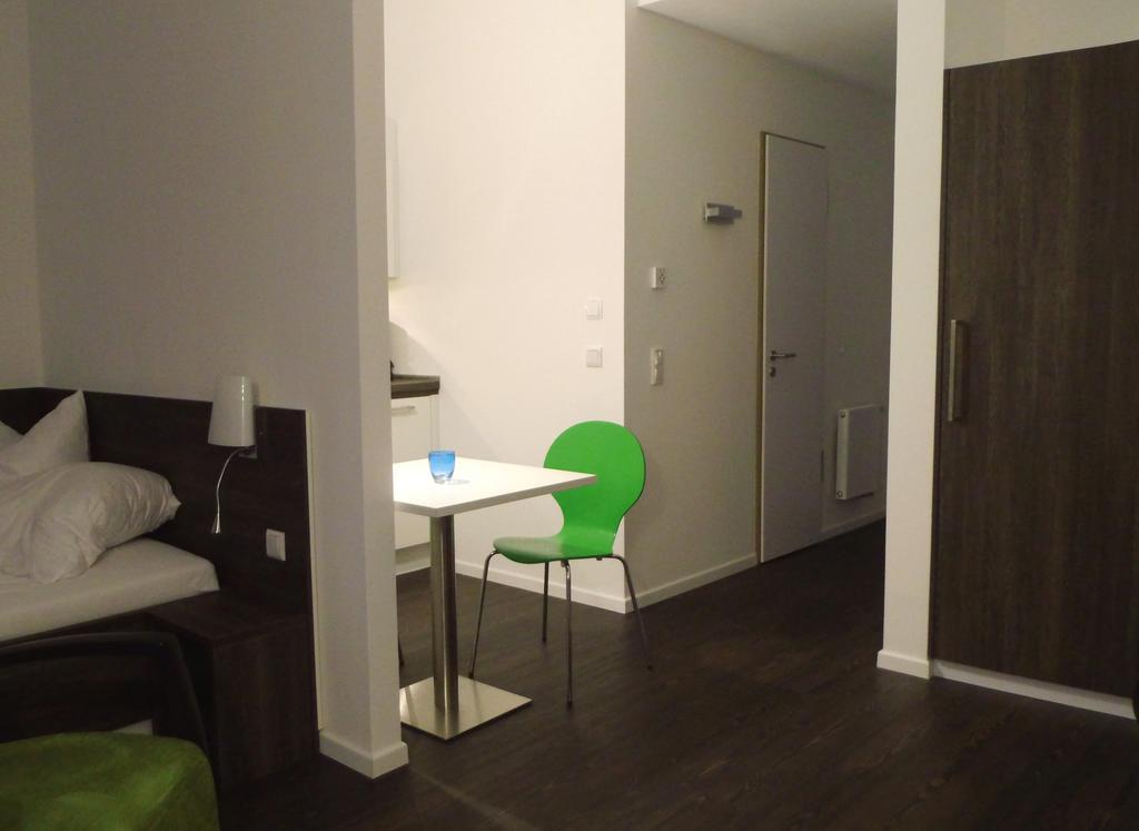 Boardinghaus Weinberg Campus Aparthotel Halle  Bagian luar foto