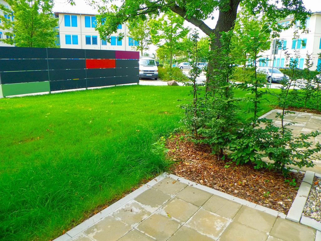 Boardinghaus Weinberg Campus Aparthotel Halle  Bagian luar foto
