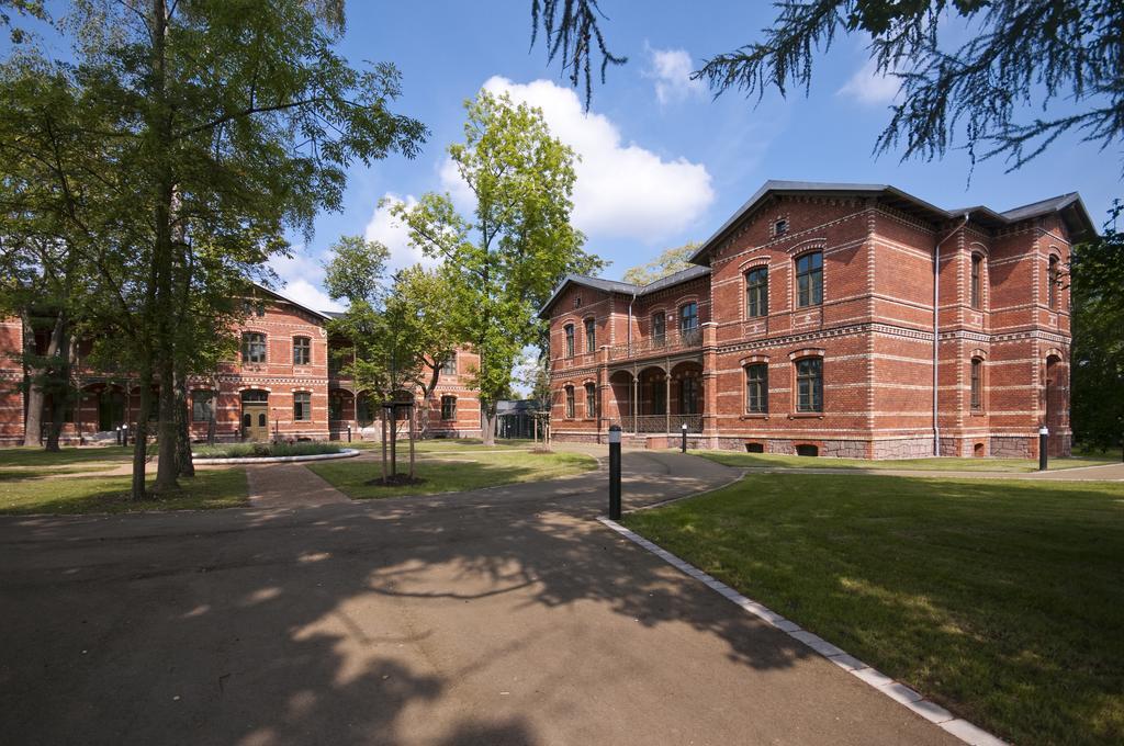 Boardinghaus Weinberg Campus Aparthotel Halle  Bagian luar foto