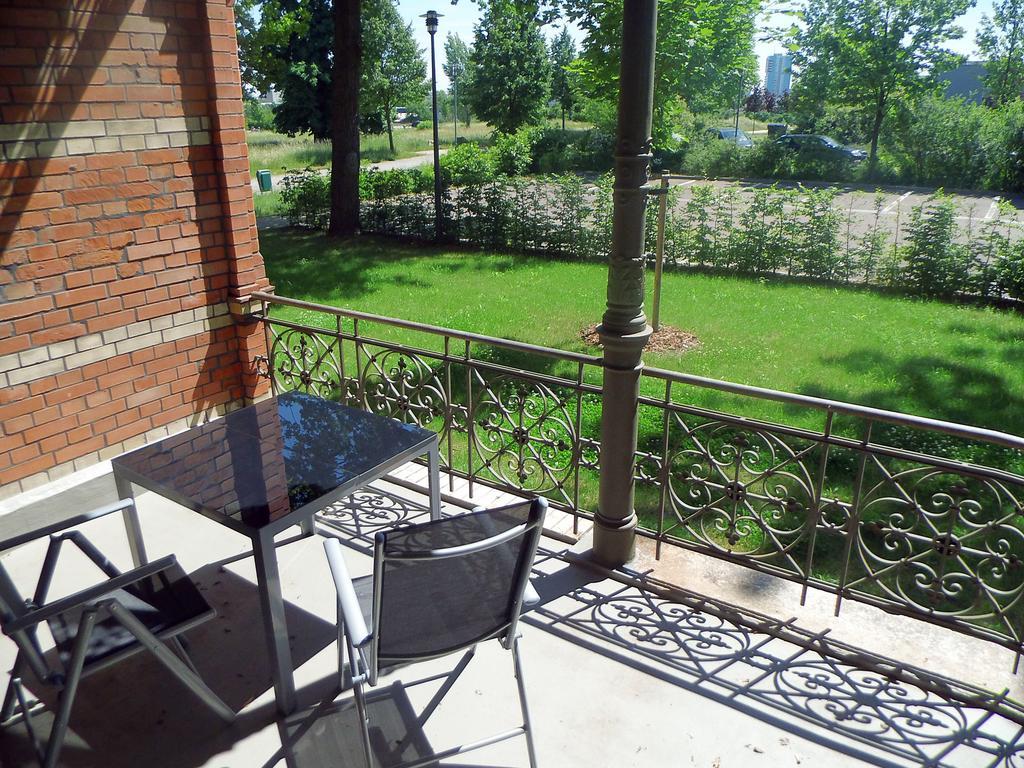 Boardinghaus Weinberg Campus Aparthotel Halle  Bagian luar foto